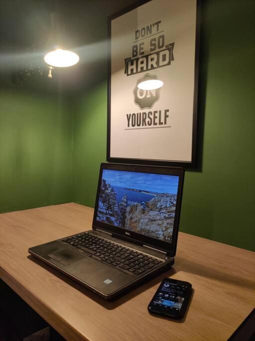 בלפורט Les Studios De Flo' : The Bel'Factory 38 M² Wifi מראה חיצוני תמונה